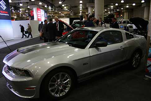 Shelby - Shelby GTS laterale vettura supe sportiva width=